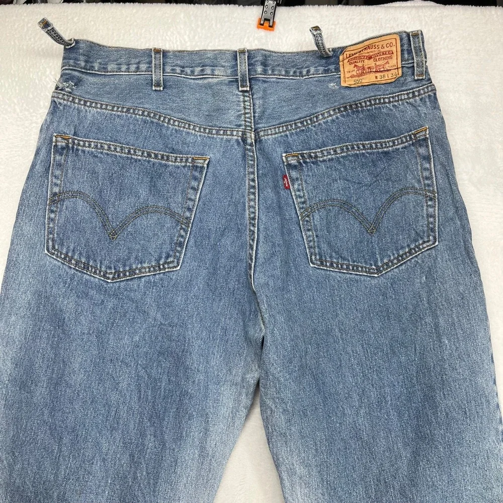 Levi's 550 Relaxed‎ Fit Straight Jeans Men's Blue Denim Mid Rise Classic - 37X32